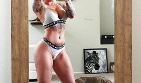 سه تصاویرسکسی دختروپسر نفری با دو نوجوان داغ Allie Nicole و Rosalyn Sphinx