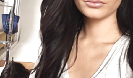 MILF فرانسوی با واندا قرمز در Vends-ta-culotte بازی می سکس دختر رشتی کند