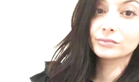 موهای قرمز curvy تولید کنندگان خروس با bff سکس با دختر عمه او را به اشتراک می گذارد